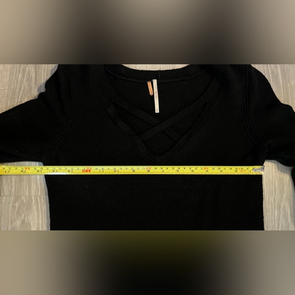 Free People V neckline Sweater Tunic - Picture 10 of 13